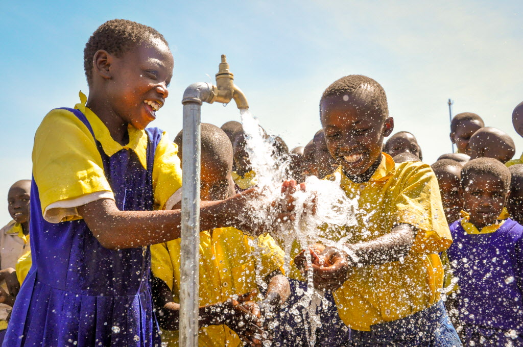 water-beneficiary-every-10-seconds_D200-0604-05_404863_1-1